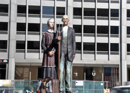 statue outside the Chicago Tribune building