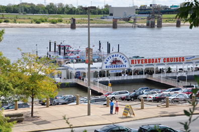 Gateway Arch Riverboats