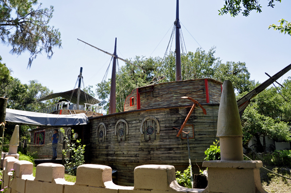 Boat in the Moat restaurant at Solomon's Castle
