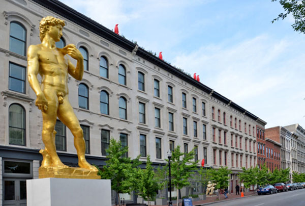 statue of David and the 21 C Museum