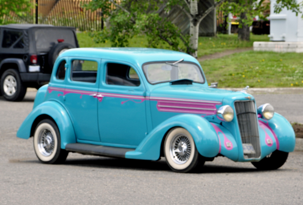 an antique car