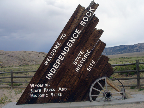 Welcome to Independence Rock sign