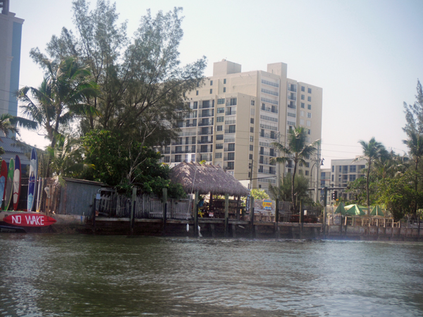 passing LeTub