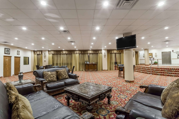 lobby at Baymont Inn in Hagerstown