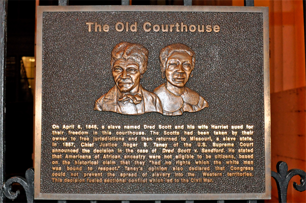 Old Courthouse plaque