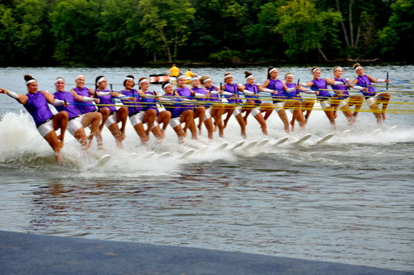 17 ballet water skiers