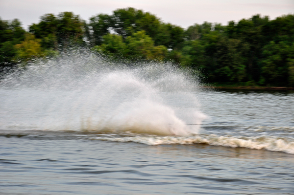 40 mph barefoot skier