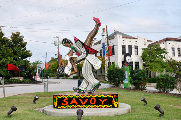 Statue of Lindy-Hop dancers