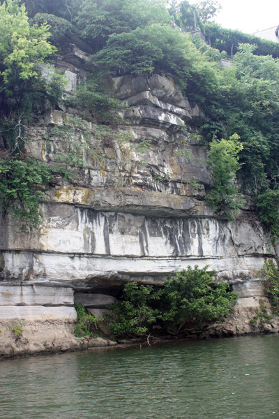 A small cave