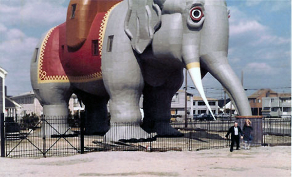 Lee and Karen with Lucy The Margate Elepahnt