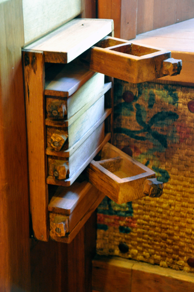 dresser