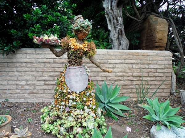 mariachi topiary