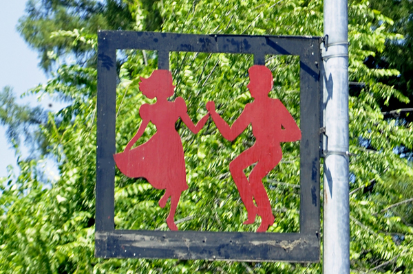square dancers