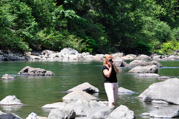 Ilse taking a picture of Lee Duquette