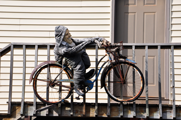 bicylce dude on the railing