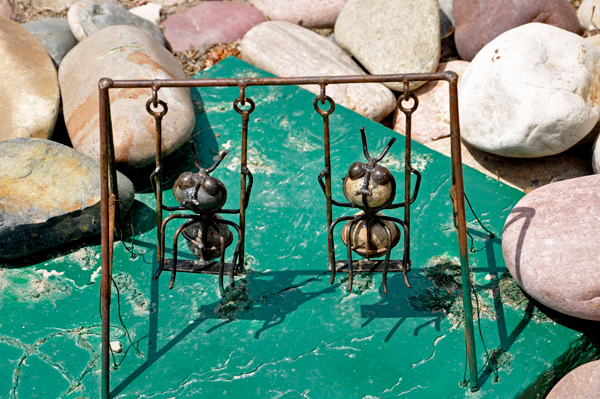 ants on a swing