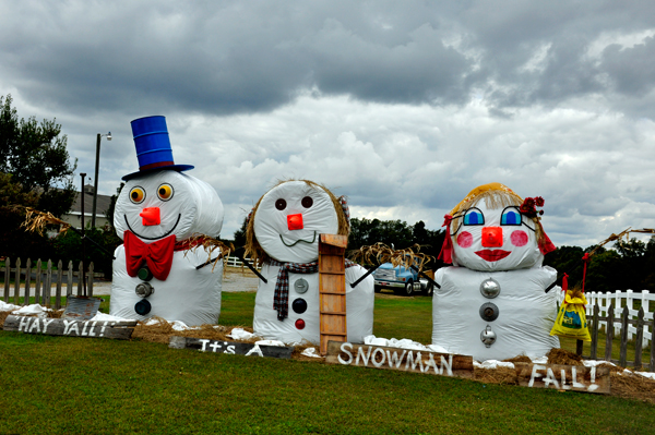 hay bales - 3 snowmen