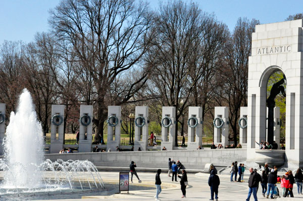 WW II Memorial pillars