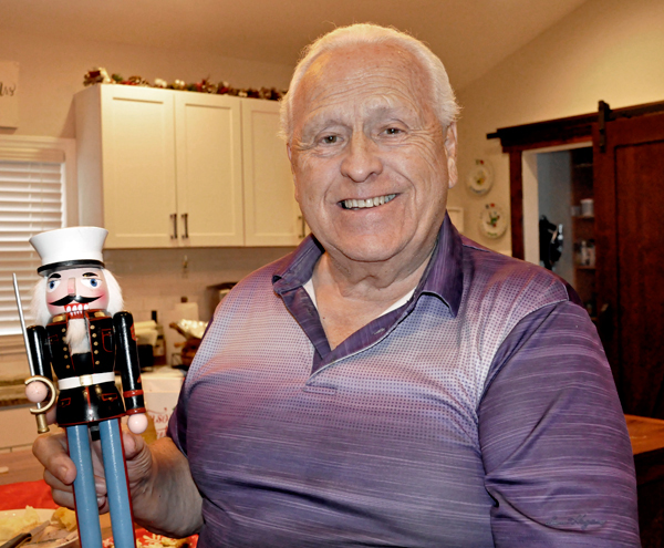 nut cracker Marine and Lee Duquette