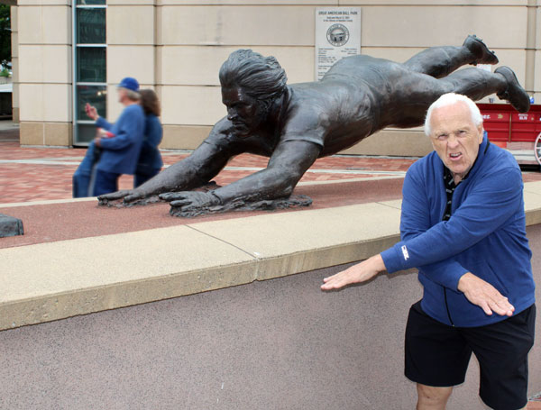 Lee Duquette said Pete Rose is OUT