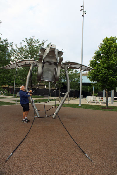 Lee Duquette and the Oinkithopter flying pig