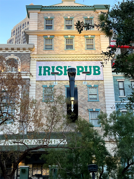 Irish Pub building