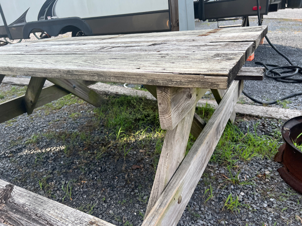 yucky picnic table