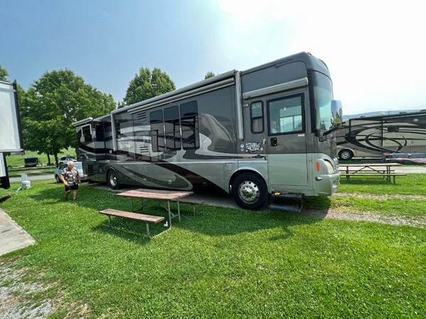 Lee Duquette and the two RV Gypsies RV