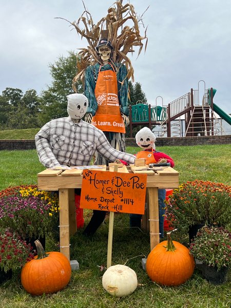 Home Depot 1114 scarecrow