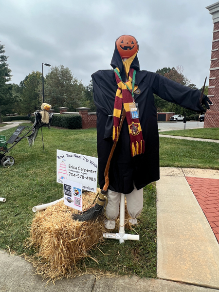 travel company scarecroww