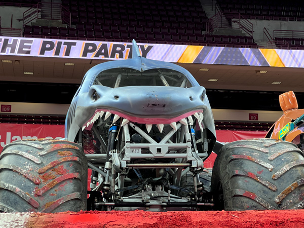 Megalodon Monster Truck