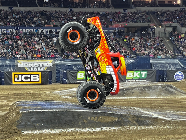 El Toro Loco Monster Truc