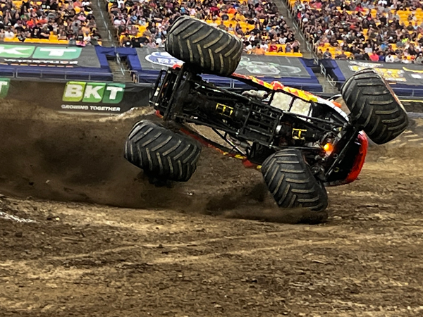 El Toro Loco Monster Truck