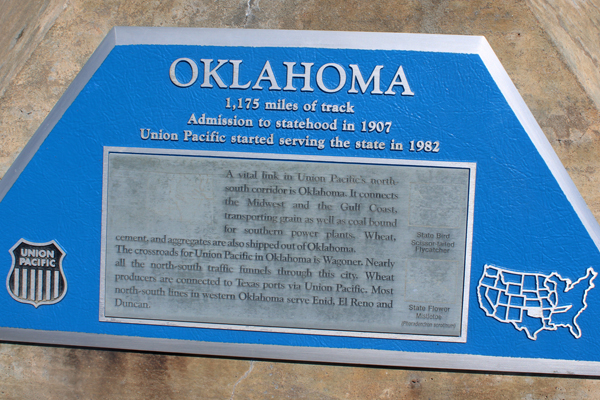 Oklahoma had 1,175  miles of track
