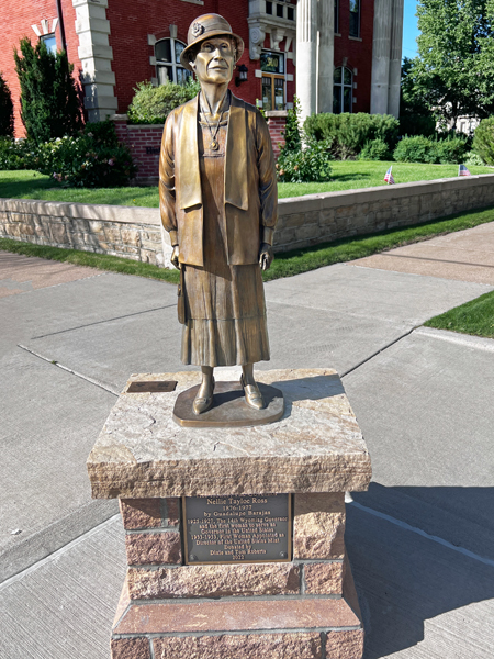 Nellie Tayloe ross statue