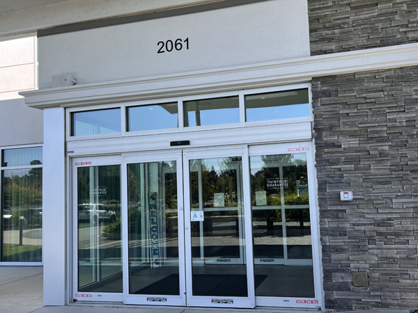 Entry to Conway Hotle