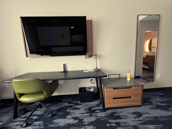 hotel bedoroom