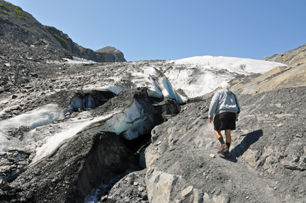 Lee climbs up towards Worthington Glacier