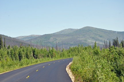 scenery driving to Chena Hot Springs