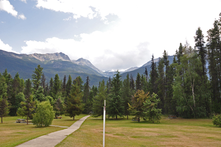 pathway to the trail