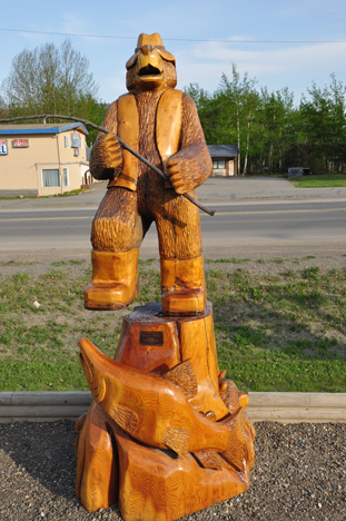 bear fishing