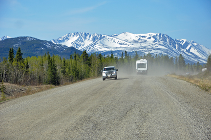 gravel roads - no divider lines 