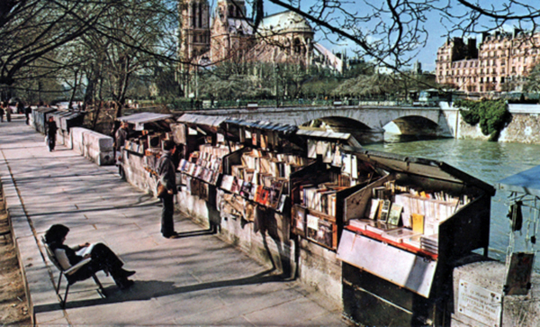 Sales and relaxation at the Seine River