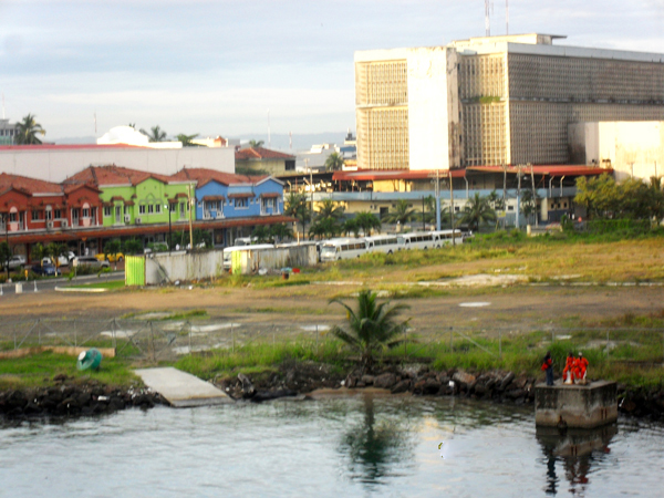 First views of Colon, Panama
