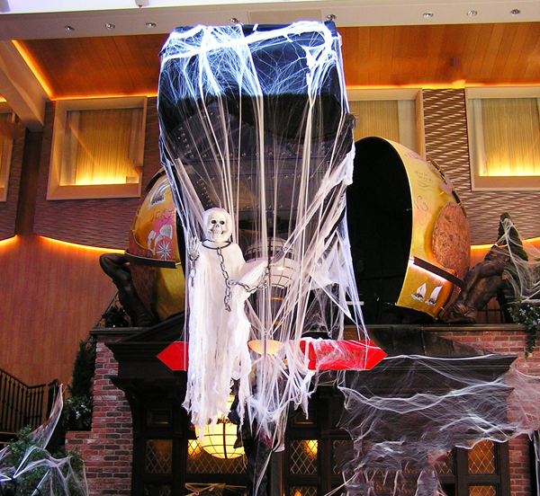 Halloween decor on Oasis of the Seas