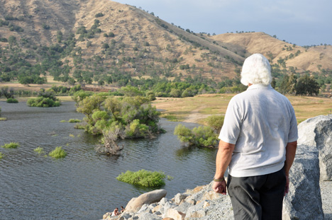 scenery at lake kaweah