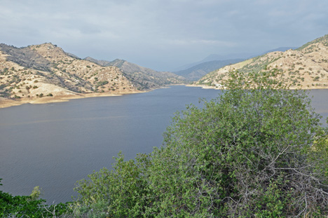 Kaweah lake scenery