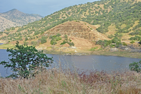 Kaweah lake scenery