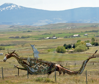 dinosaur sculpture