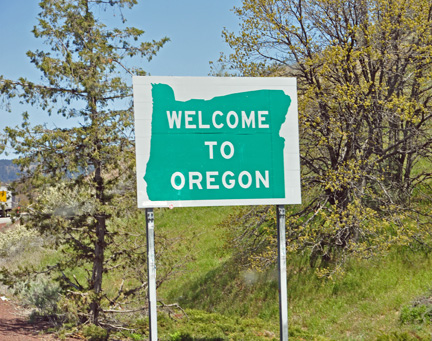 Welcome to Oregon sign